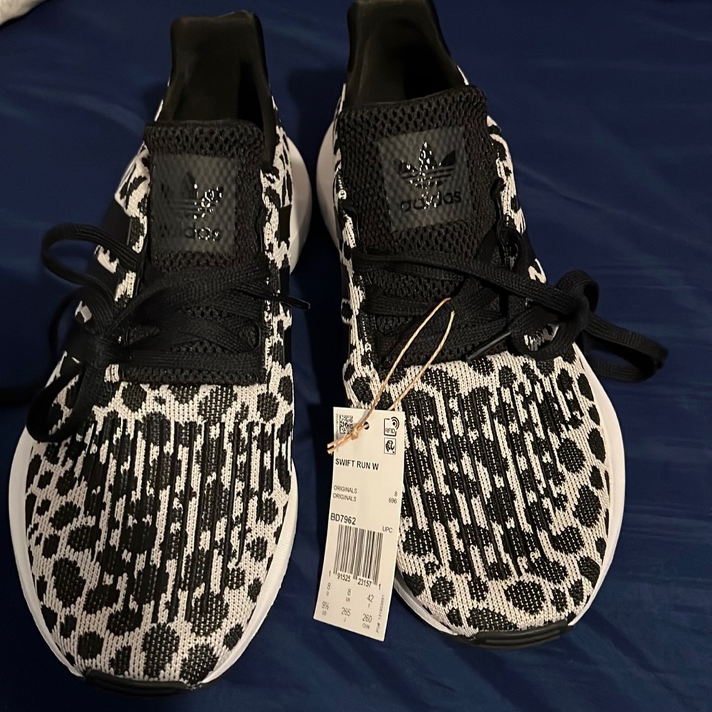 Women’s 9.5 adidas swift run